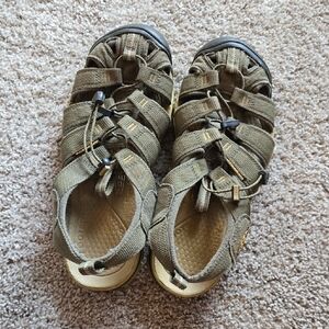 Keen Light Green Khaki Adventure Sandals Suede Hiking Shoes Outdoor 8.5